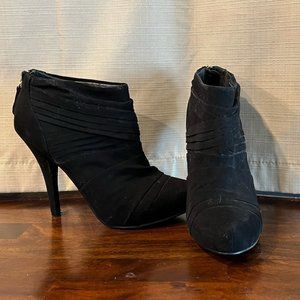 Guess Black Faux Suede Heeled Booties Back Zip Color/Black Size/W7